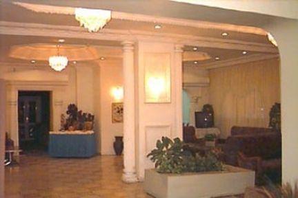 Commodore Hotel 4*